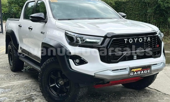 Buy New Toyota Hilux Surf White Car in Burumba in Shefa Buy New Toyota Hilux Surf White Car in Burumba in Shefa
