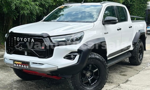 Buy New Toyota Hilux Surf White Car in Burumba in Shefa Buy New Toyota Hilux Surf White Car in Burumba in Shefa