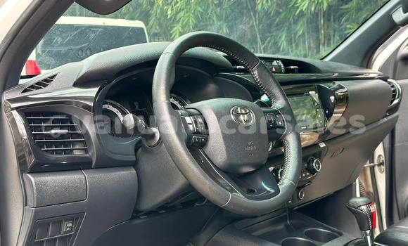 Buy New Toyota Hilux Surf White Car in Burumba in Shefa Buy New Toyota Hilux Surf White Car in Burumba in Shefa