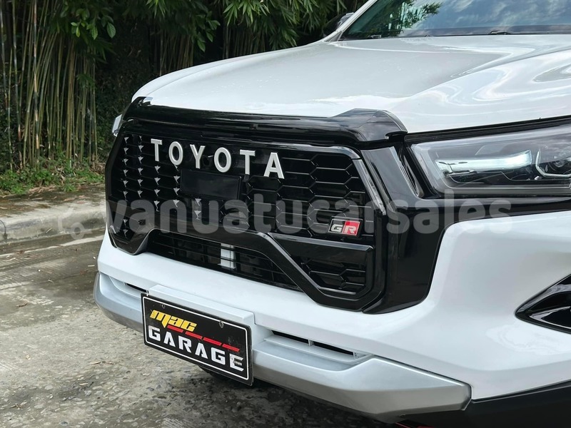 Big with watermark toyota hilux surf shefa burumba 838