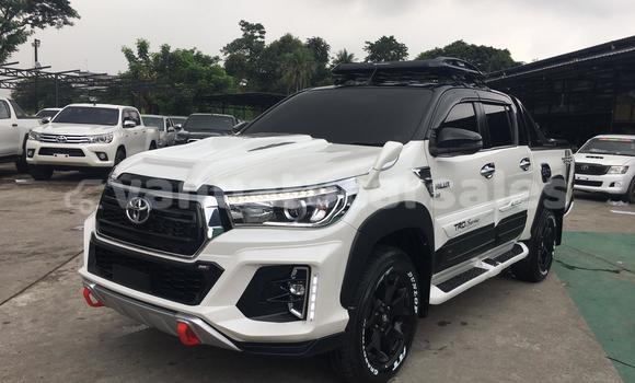 Buy Used Toyota Hiluxe Revo White Car in Port Vila in Shefa