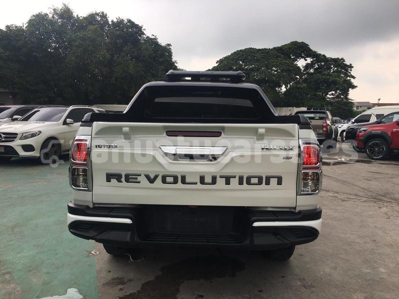 Big with watermark toyota hiluxe revo shefa port vila 843