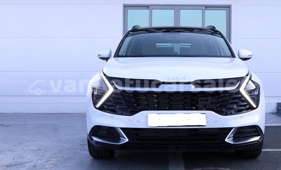 Buy Used Kia Sportage White Car in Port Vila in Shefa