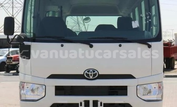 Buy Used Toyota Coaster White Car in Port Vila in Shefa