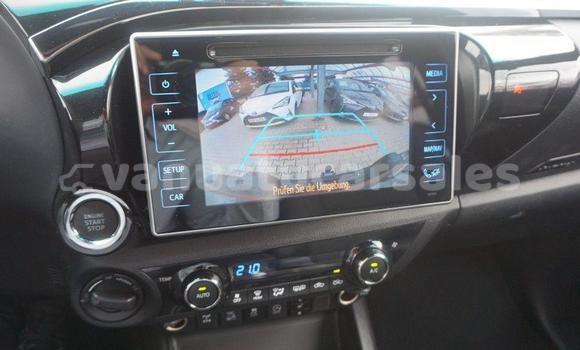 Buy Used Toyota Hilux Surf White Car in Port Vila in Shefa Buy Used Toyota Hilux Surf White Car in Port Vila in Shefa