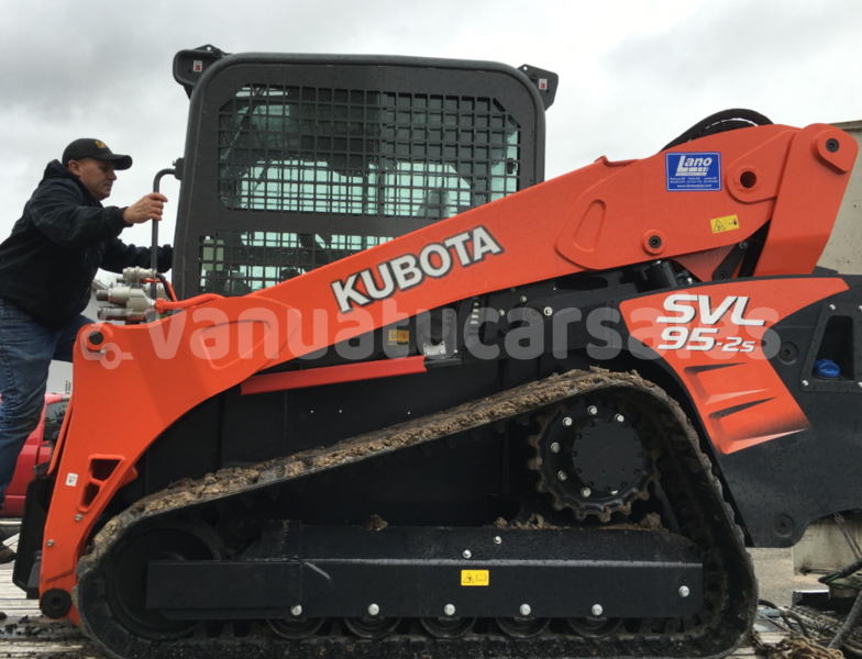 Big with watermark mercedes benz 1317 shefa port vila 851