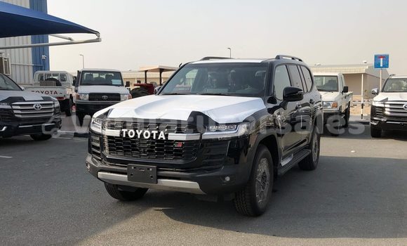 Buy Used Toyota Land Cruiser Prado Black Car in Lakatoro in Malampa