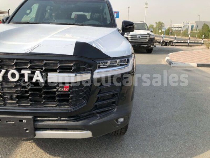 Big with watermark toyota land cruiser prado malampa lakatoro 854