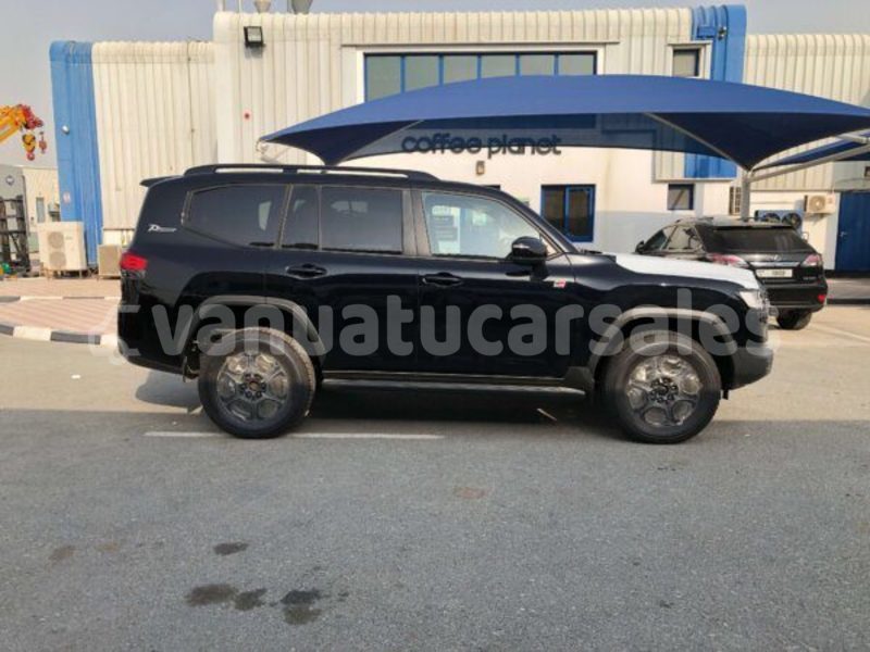 Big with watermark toyota land cruiser prado malampa lakatoro 854