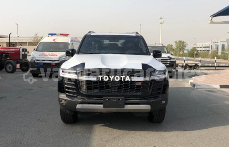 Big with watermark toyota land cruiser prado malampa lakatoro 854