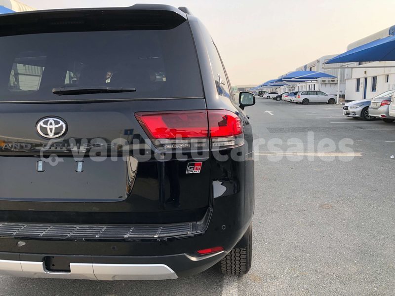 Big with watermark toyota land cruiser prado malampa lakatoro 854