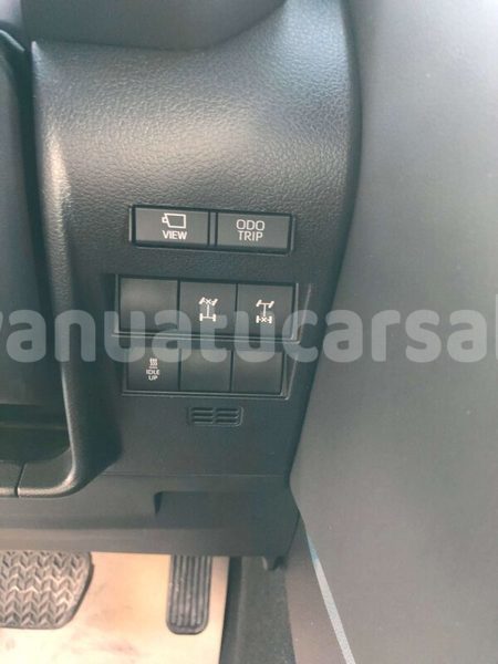 Big with watermark toyota land cruiser prado malampa lakatoro 854