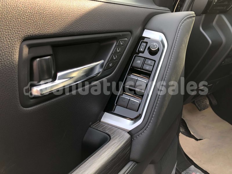 Big with watermark toyota land cruiser prado malampa lakatoro 854