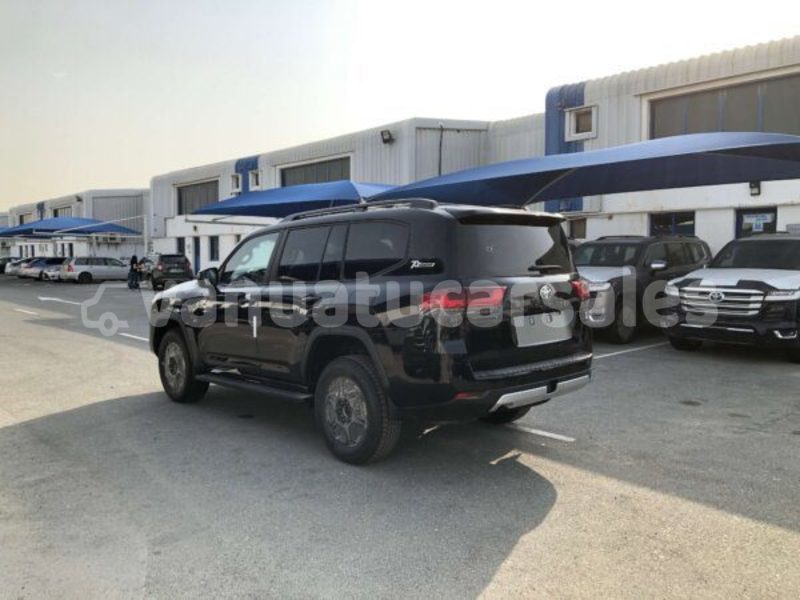 Big with watermark toyota land cruiser prado malampa lakatoro 854