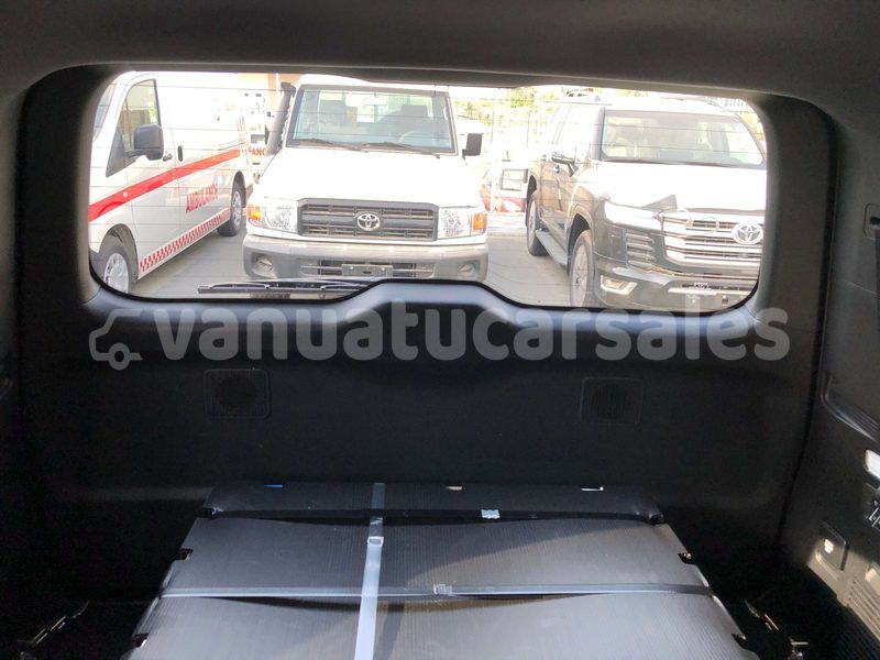 Big with watermark toyota land cruiser prado malampa lakatoro 854