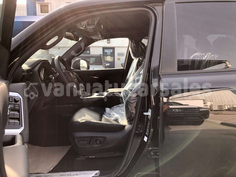 Big with watermark toyota land cruiser prado malampa lakatoro 854