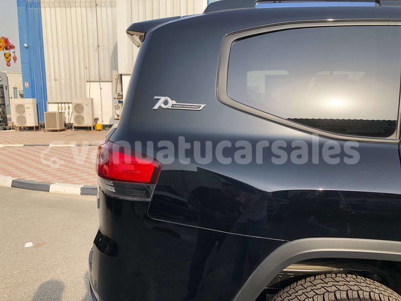 Big with watermark toyota land cruiser prado malampa lakatoro 854