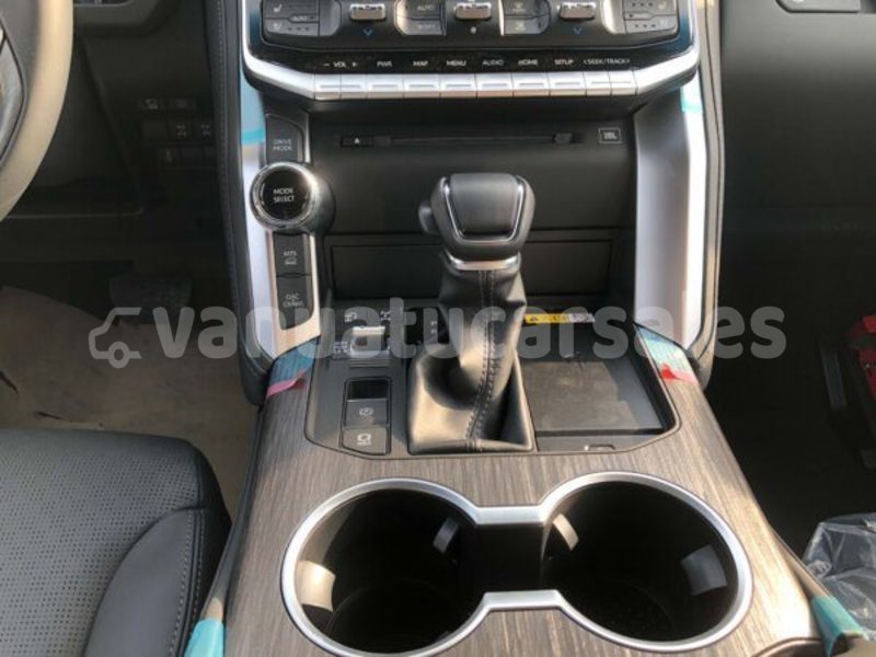 Big with watermark toyota land cruiser prado malampa lakatoro 854