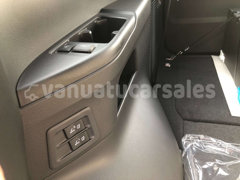 Big with watermark toyota land cruiser prado malampa lakatoro 854