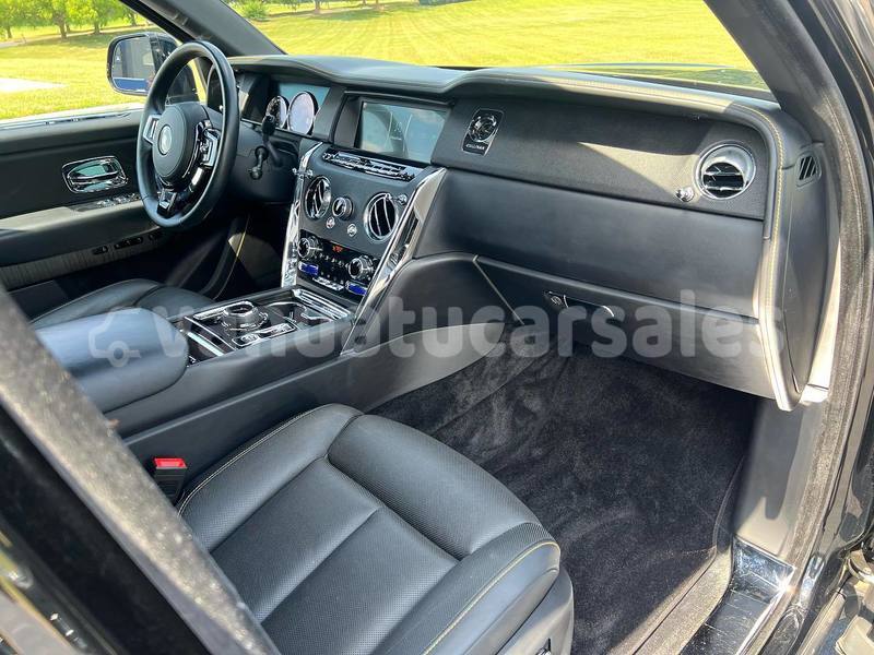 Big with watermark rolls royce cullinan shefa port vila 857