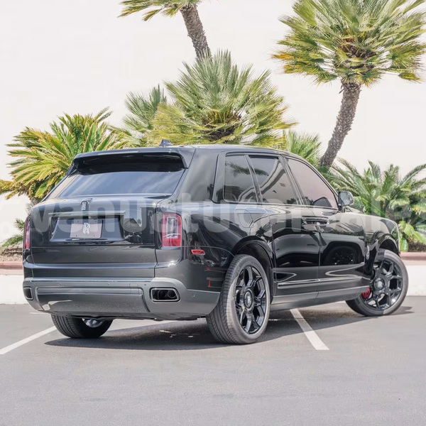 Big with watermark rolls royce cullinan shefa port vila 860