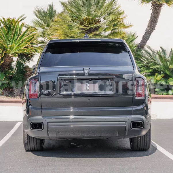 Big with watermark rolls royce cullinan shefa port vila 860