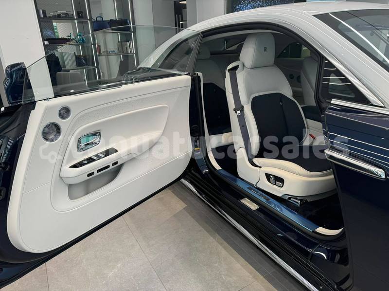 Big with watermark rolls royce camargue shefa port vila 861