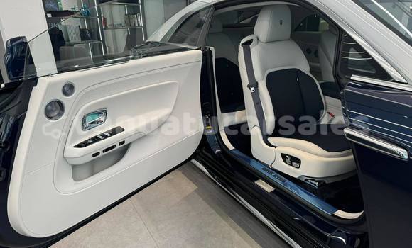 Buy Used Rolls-Royce Camargue White Car in Port Vila in Shefa Buy Used Rolls-Royce Camargue White Car in Port Vila in Shefa