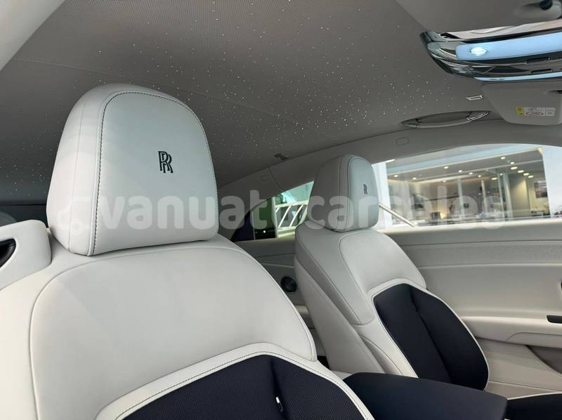 Big with watermark rolls royce camargue shefa port vila 861