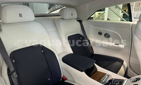 Buy Used Rolls-Royce Camargue White Car in Port Vila in Shefa Buy Used Rolls-Royce Camargue White Car in Port Vila in Shefa