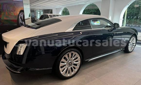 Buy Used Rolls-Royce Camargue White Car in Port Vila in Shefa Buy Used Rolls-Royce Camargue White Car in Port Vila in Shefa