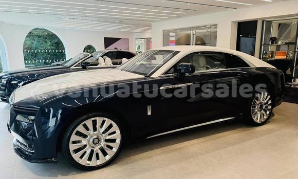Buy Used Rolls-Royce Camargue White Car in Port Vila in Shefa Buy Used Rolls-Royce Camargue White Car in Port Vila in Shefa