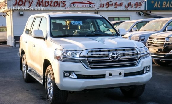 Buy Import Toyota Land Cruiser White Car in Import - Dubai in Malampa Buy Import Toyota Land Cruiser White Car in Import - Dubai in Malampa