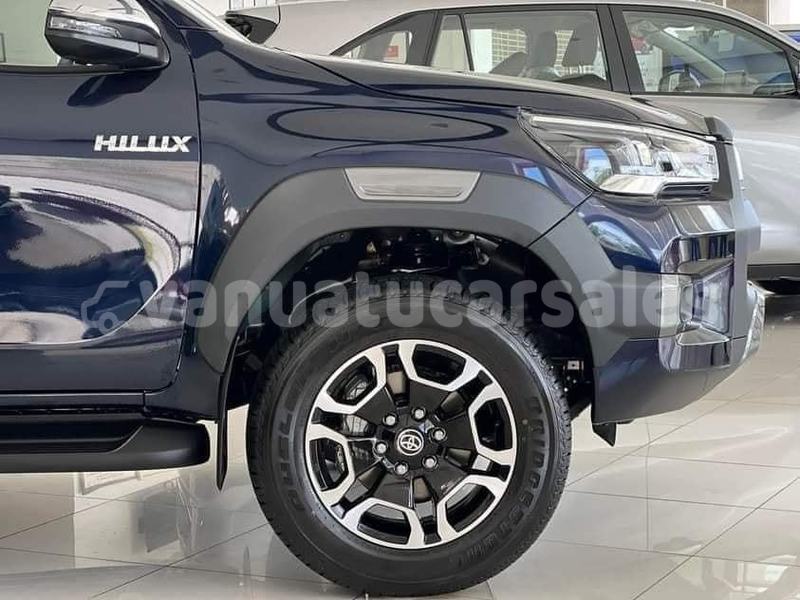 Big with watermark toyota hilux surf malampa paama 863