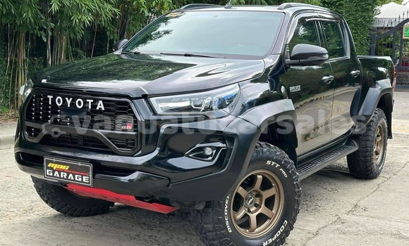 Buy Used Toyota Hilux Surf Black Car in Aneghowhat in Tafea