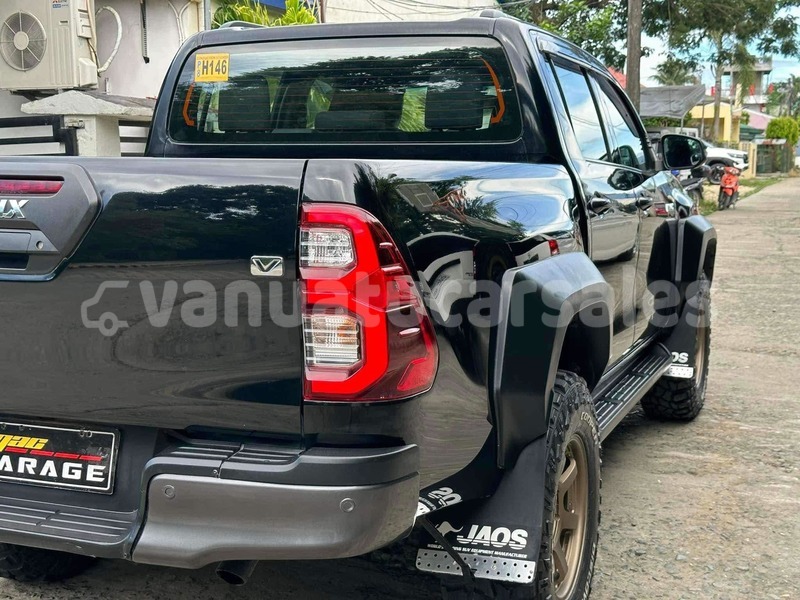 Big with watermark toyota hilux surf tafea aneghowhat 864