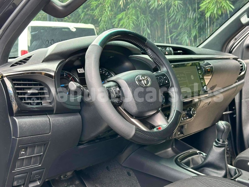 Big with watermark toyota hilux surf tafea aneghowhat 864