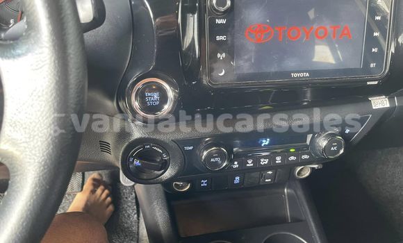 Buy Used Toyota Hilux Surf White Car in Port Vila in Shefa Buy Used Toyota Hilux Surf White Car in Port Vila in Shefa