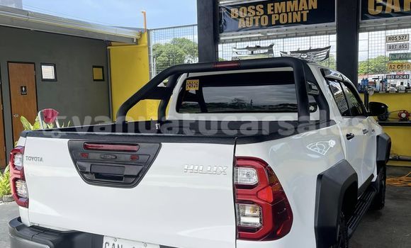 Buy Used Toyota Hilux Surf White Car in Port Vila in Shefa Buy Used Toyota Hilux Surf White Car in Port Vila in Shefa