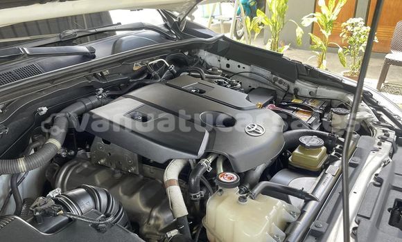 Buy Used Toyota Hilux Surf White Car in Port Vila in Shefa Buy Used Toyota Hilux Surf White Car in Port Vila in Shefa