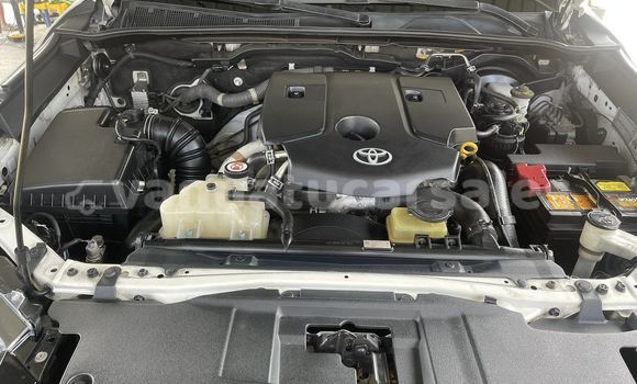 Buy Used Toyota Hilux Surf White Car in Port Vila in Shefa Buy Used Toyota Hilux Surf White Car in Port Vila in Shefa