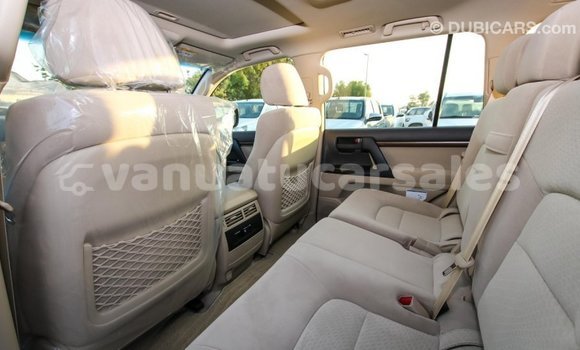 Buy Import Toyota Land Cruiser White Car in Import - Dubai in Malampa Buy Import Toyota Land Cruiser White Car in Import - Dubai in Malampa