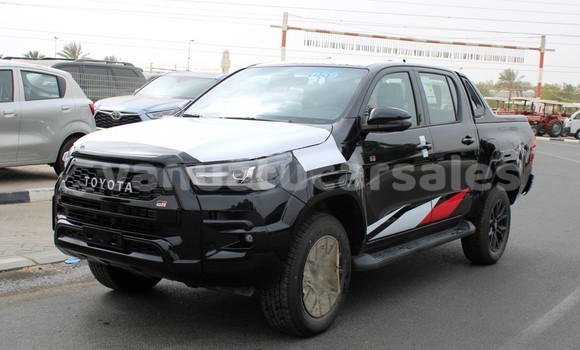 Buy Used Toyota Hilux Black Car in Port Olry in Sanma