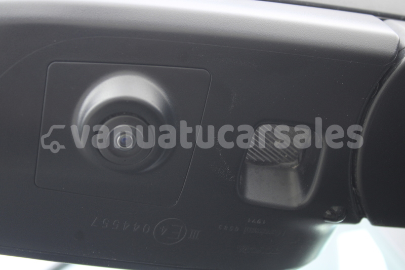 Big with watermark toyota hilux sanma port olry 869