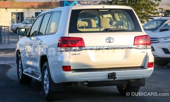 Buy Import Toyota Land Cruiser White Car in Import - Dubai in Malampa Buy Import Toyota Land Cruiser White Car in Import - Dubai in Malampa