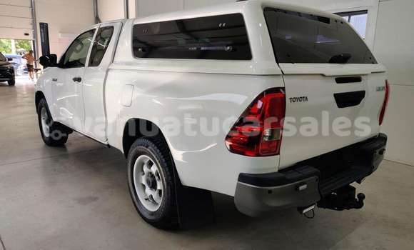 Buy Used Toyota Hilux White Car in Port Vila in Shefa Buy Used Toyota Hilux White Car in Port Vila in Shefa