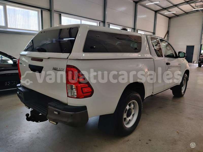 Big with watermark toyota hilux shefa port vila 870
