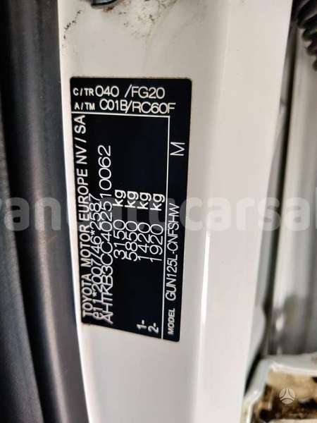 Big with watermark toyota hilux shefa port vila 870