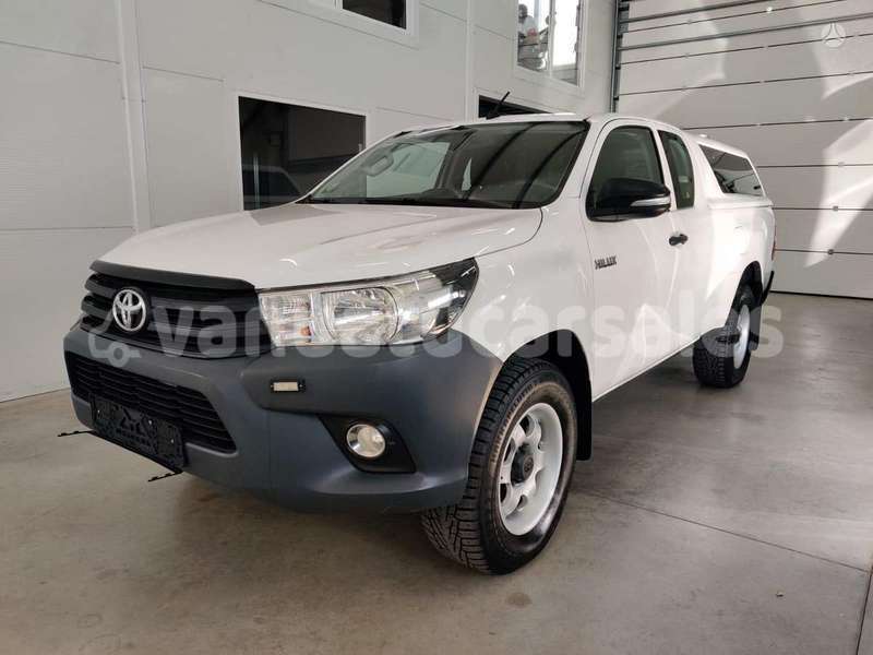 Big with watermark toyota hilux shefa port vila 870