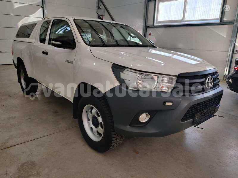 Big with watermark toyota hilux shefa port vila 870
